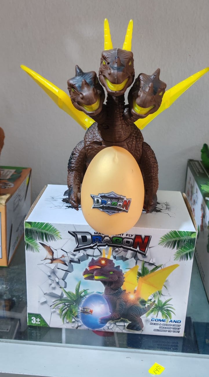 Dinosaurio de 3 cabezas